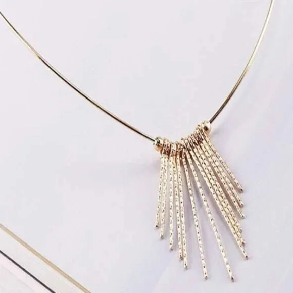 Women’s Metal Tassel Decorative Headband - Picture 2 of 4